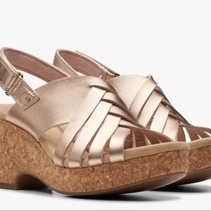 Clarks Women's Metallic Rose Gold Cork Wedge Sandals